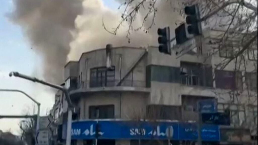 العراق يغلق مجاله الجوي وسلّام يحذر من إدخال لبنان في أي مغامرة | أخبار العراق يغلق مجاله الجوي وسلّام يحذر من إدخال لبنان في أي مغامرة | أخبار