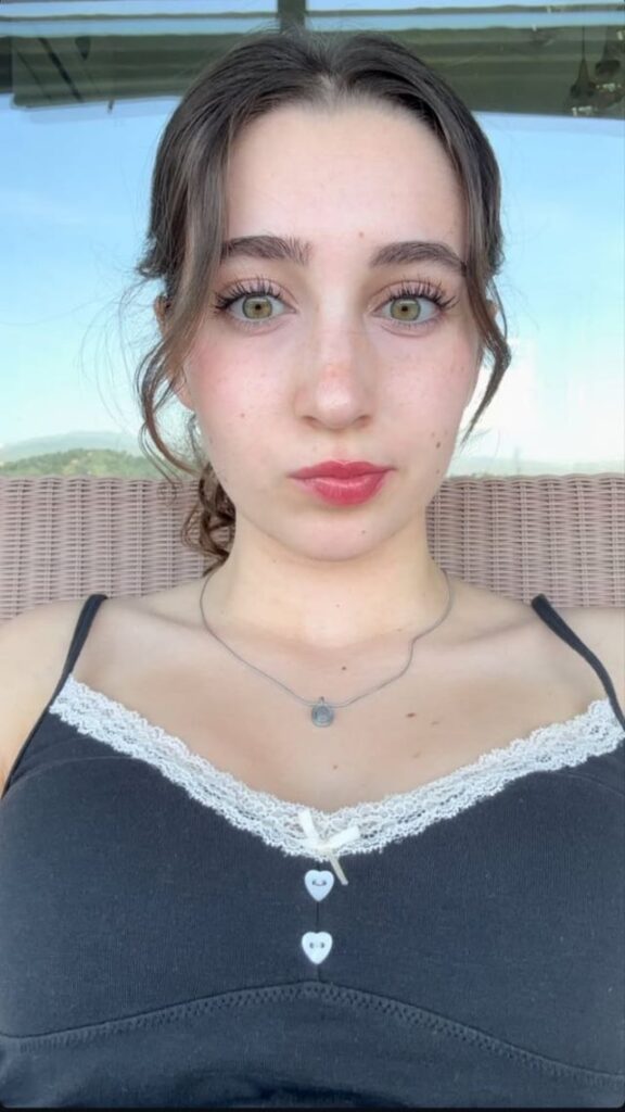 Defne Tanrıverdi Defne Tanrıverdi