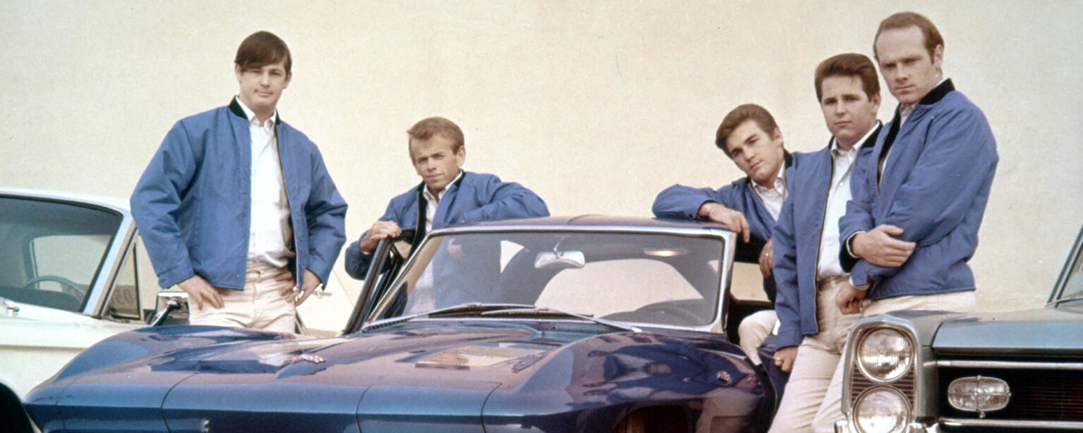 في مثل هذا اليوم من عام 2020، حث هؤلاء الموسيقيون المشهورون معجبيهم على منع فرقهم الموسيقية من الأداء في مكان مثير للجدل