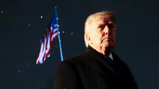 الرئيس الأمريكي، دونالد ترامب يغادر البيت الأبيض متوجهاً إلى فلوريدا، واشنطن، الولايات المتحدة الأمريكية - 6 فبراير 2026