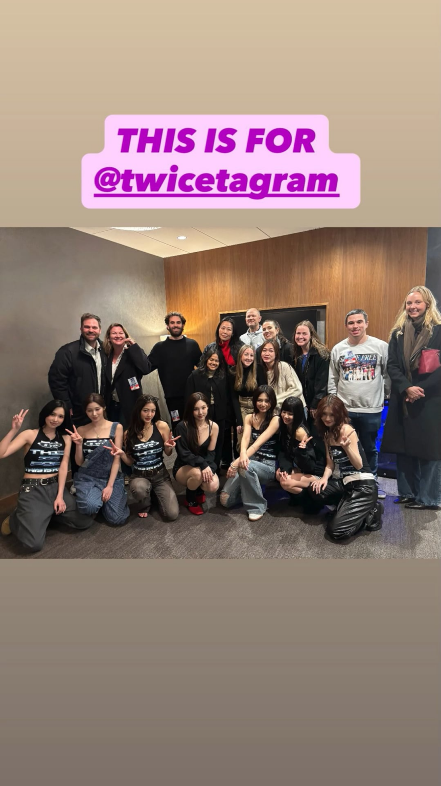 260220 تحديث قصة ميغاركينز على الانستقرام - نائب رئيس شركة Republic Records للإعلام برايان كين، نائب الرئيس التنفيذي ميج هاركينز وفريق العمل في حفل توايس @ نيويورك