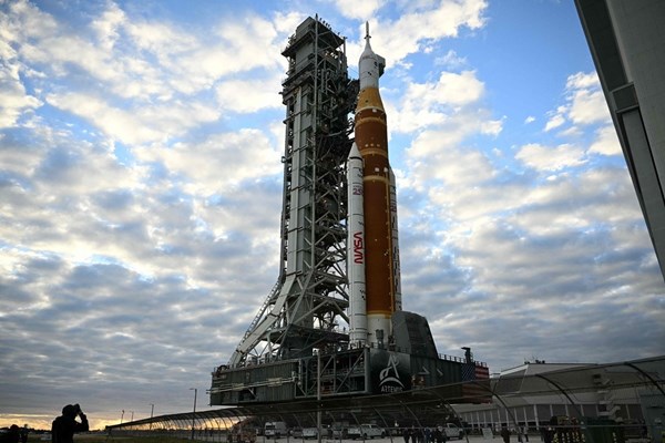 “ناسا” تحدد موعداً جديداً لإطلاق صاروخها إلى القمر "ناسا" تحدد موعداً جديداً لإطلاق صاروخها إلى القمر