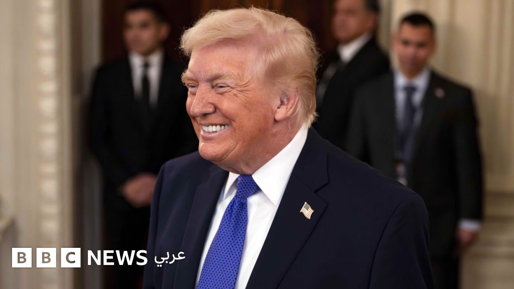 دونالد ترامب: الرئيس الأمريكي يعلن عن رسوم جمركية شاملة جديدة بنسبة 10% رداً على قرار المحكمة العليا الأمريكية دونالد ترامب: الرئيس الأمريكي يعلن عن رسوم جمركية شاملة جديدة بنسبة 10% رداً على قرار المحكمة العليا الأمريكية