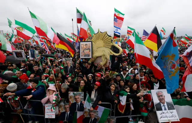 جانب من مظاهرة للمعارضة الإيرانية في ميونخ على هامش مؤتمر الأمن