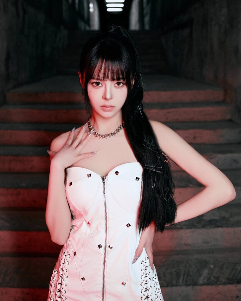 EVERGLOW - الألبوم المصغر الرابع: CODE (الصورة المفاهيمية رقم 3)