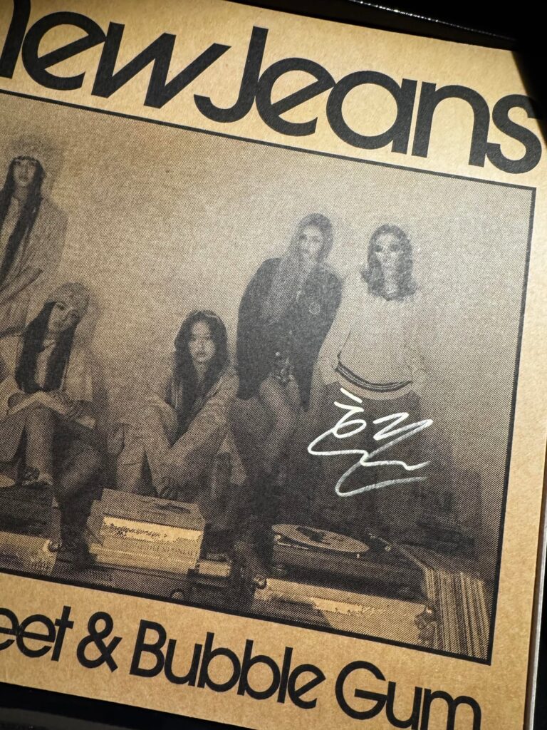 وجدت في ألبوم مختوم؟؟؟ هل من المفترض أن يكون هذا في الإدخالات؟