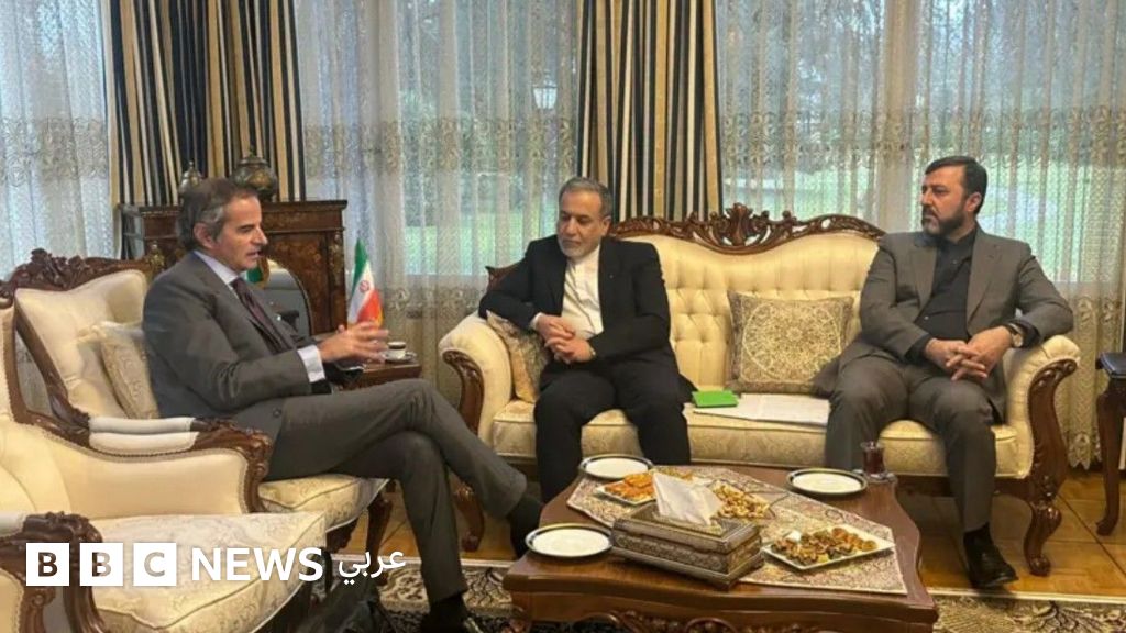 علي خامنئي بين مفاوضات جنيف النووية واحتجاجات الداخل علي خامنئي بين مفاوضات جنيف النووية واحتجاجات الداخل