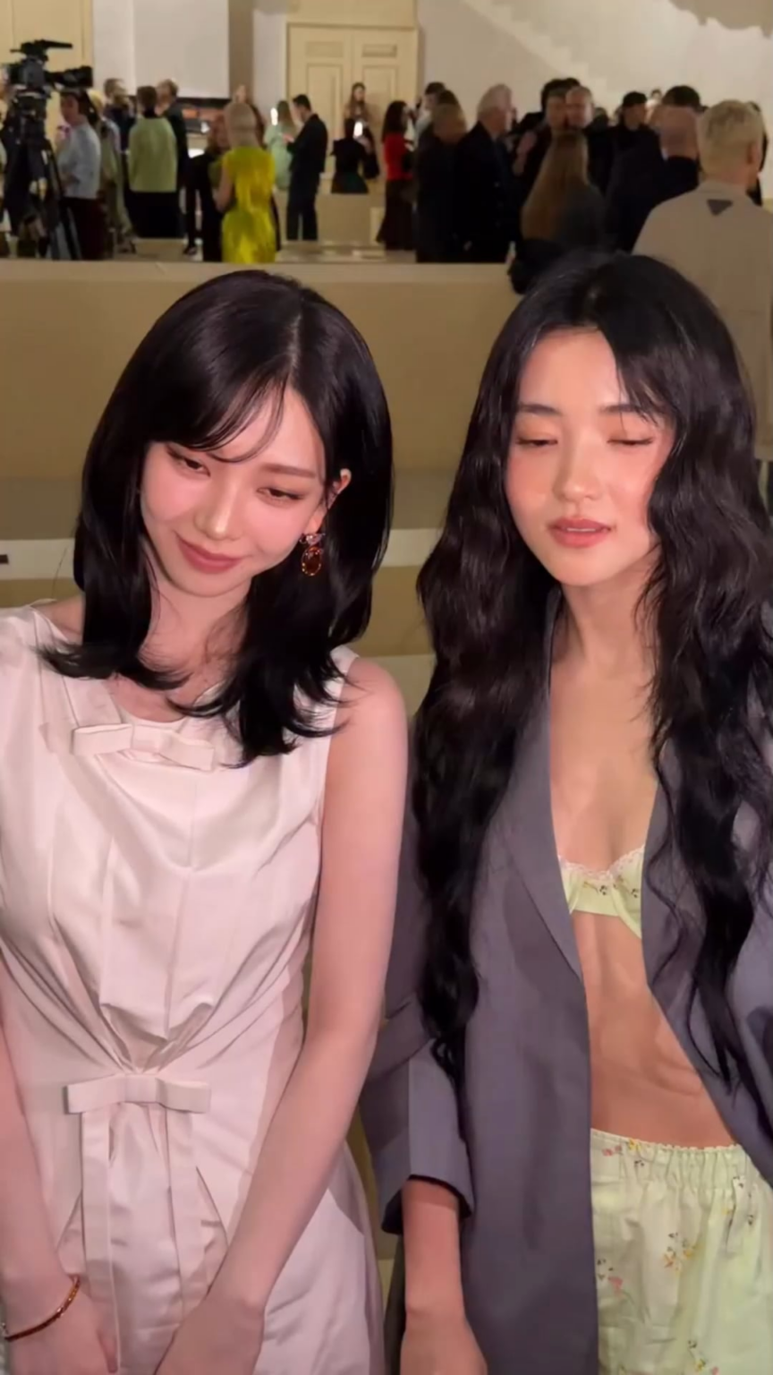 260226 - تحديث الانستقرام لeyesmag مع كارينا وكيم تايري