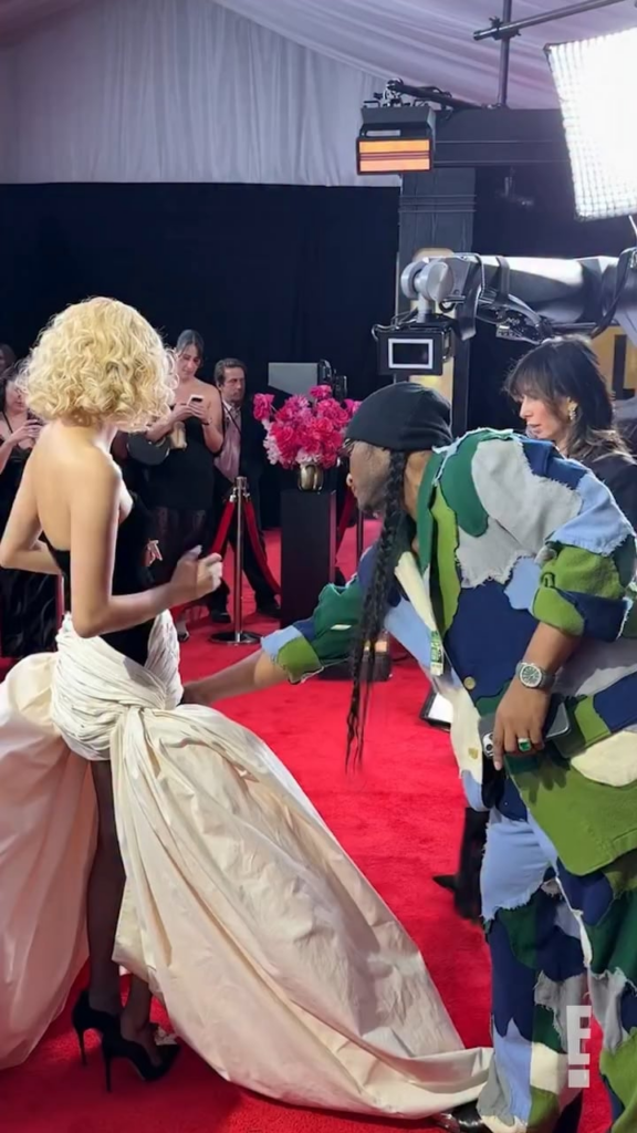 260201 Rosé's Glambot على السجادة الحمراء لحفل توزيع جوائز جرامي السنوي الثامن والستين