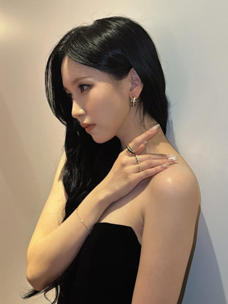 260213 تحديث مينا على الانستقرام - تم إصدار قطعة جديدة من مجموعة "Quatre" الشهيرة من بوشرون. تكمن جاذبية "Quatre" في أناقتها المذهلة حتى عند ارتدائها بمفردها، ومع ذلك في إمكانياتها المتعددة الطبقات.