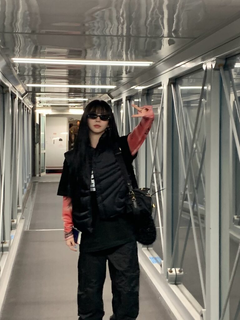 260218 تحديث كارينا على الانستقرام مع ITZY Ryujin و Han Sua