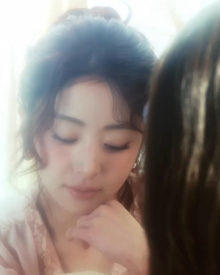 260224 Huh Yunjin & Kazuha - Marie Claire Korea x Jo Malone London (غلاف متحرك لعدد مارس 2026)