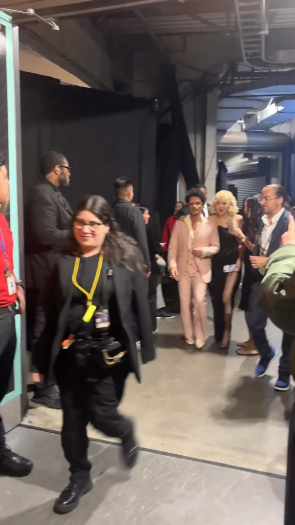 260207 تحديث جرامي على الانستغرام مع روزي وبرونو مارس