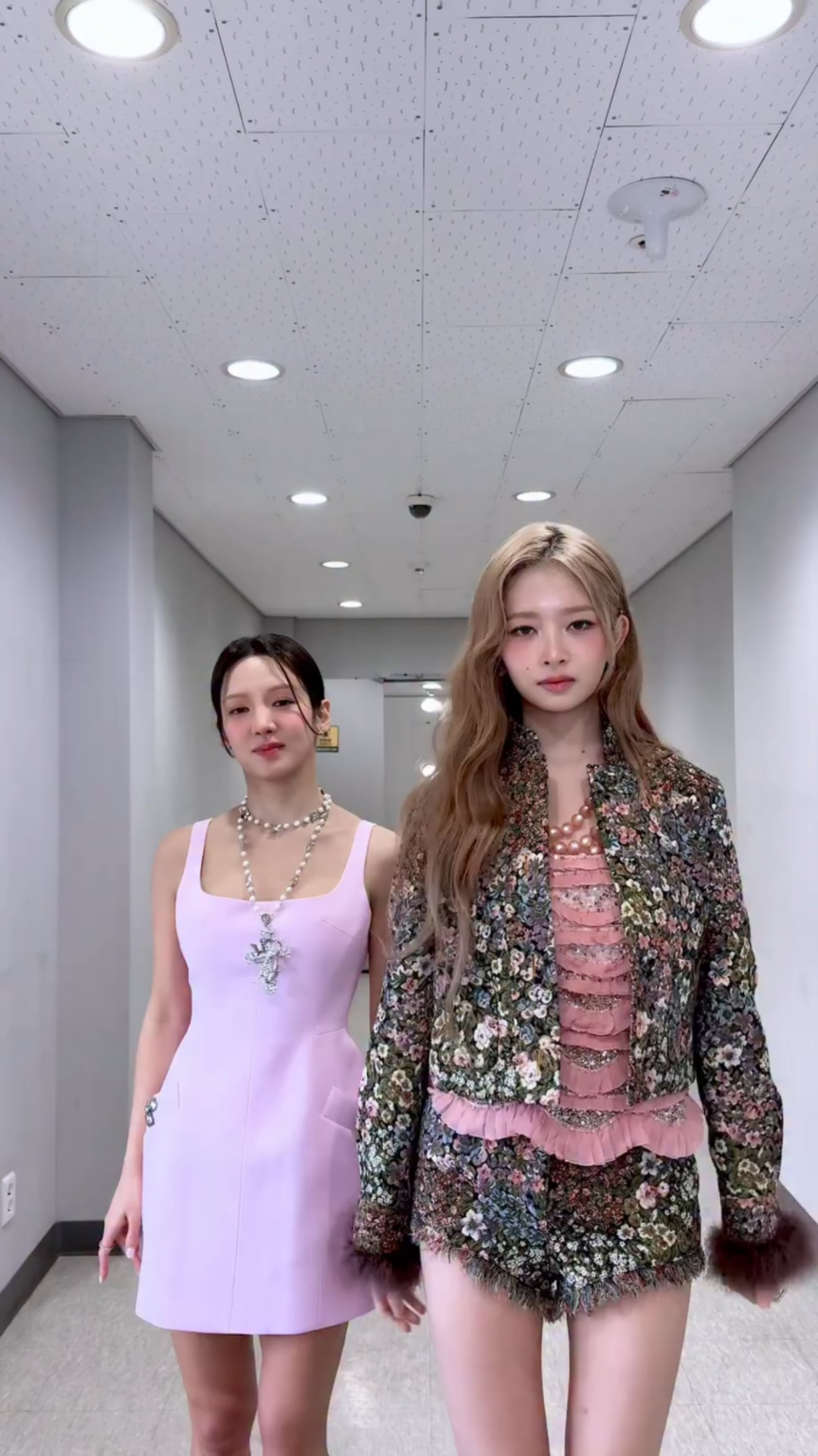 260218 تحديث IVE الرسمي على TikTok مع Rei - BANG BANG مع HYO (Hyeoyeon) (Girls' Generation / SNSD) (تحدي BANG BANG)