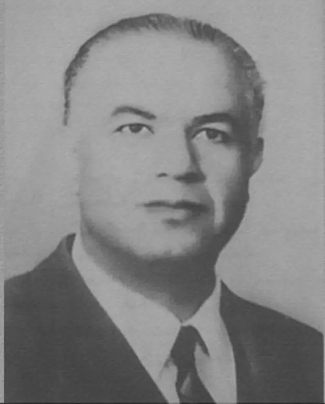 صورة لعبد الفتاح مصطفى بالأبيض والأسود