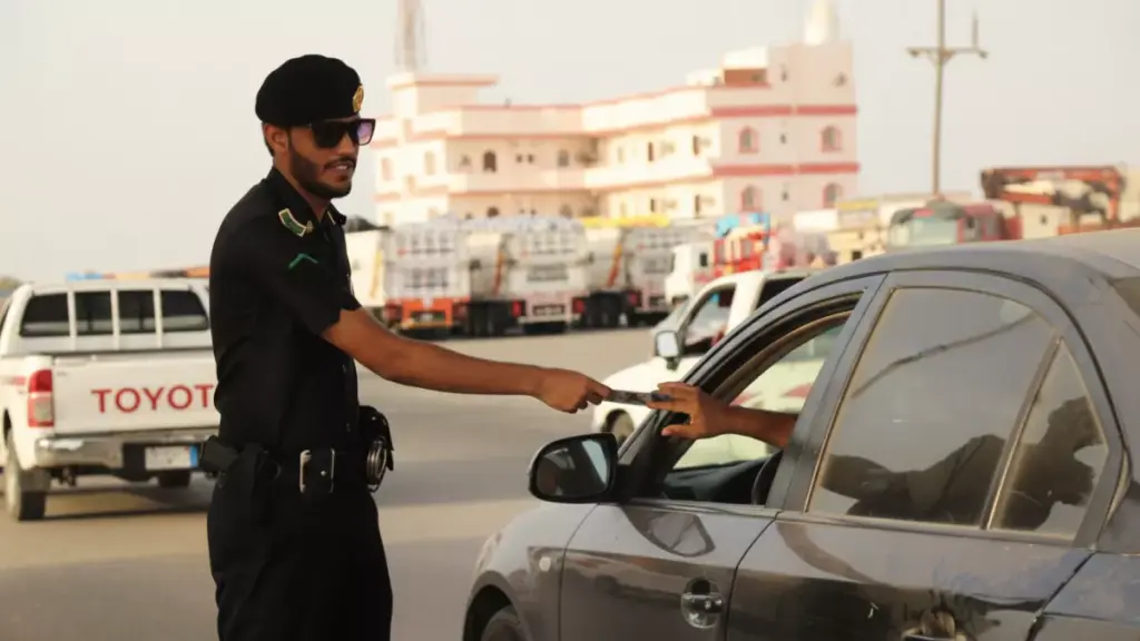 عاجل: السعودية تحظر تملك المقيمين لـ7 أنواع مركبات بدءاً من 2026... هل سيارتك من ضمنها؟