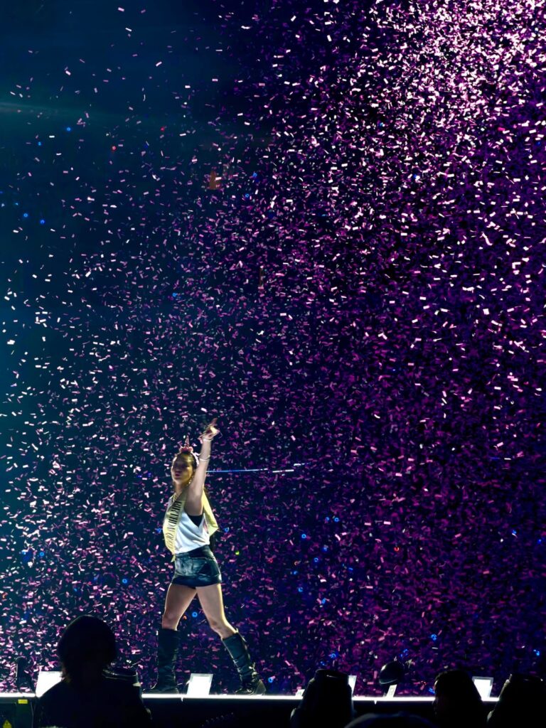 لقطة عيد ميلاد جيهيو 💙 وأكثر