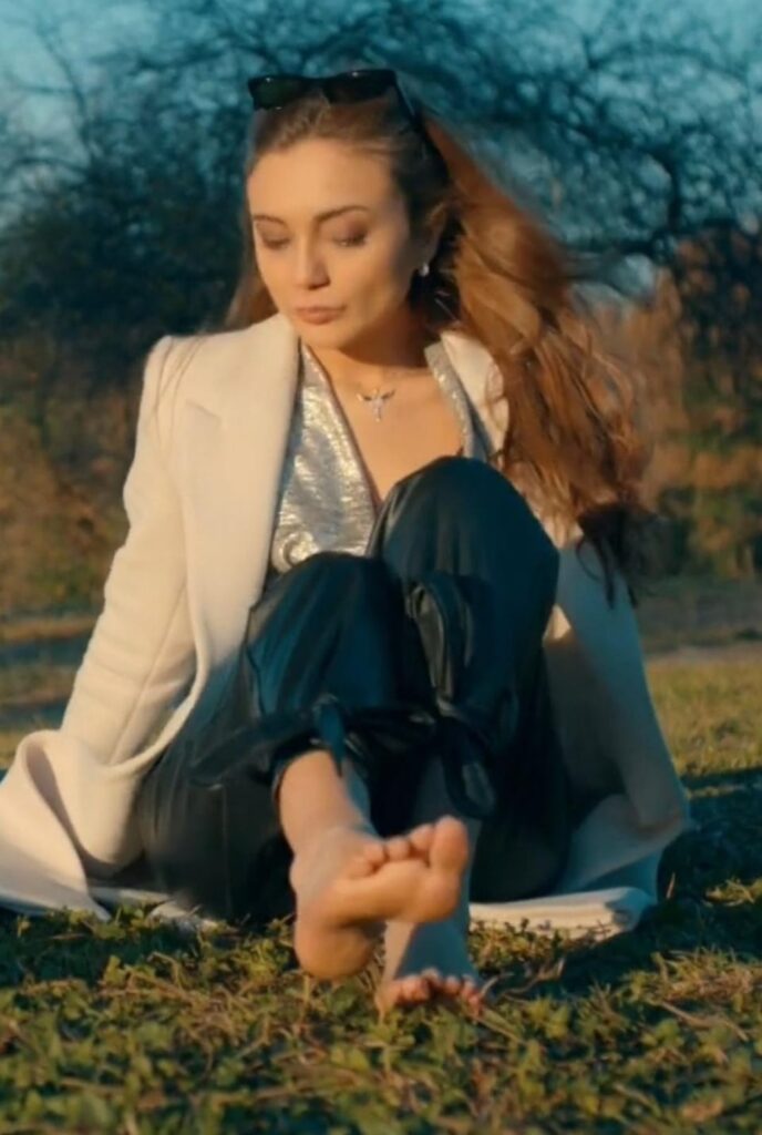 Damla Sönmez (yuksek cozunurluk)