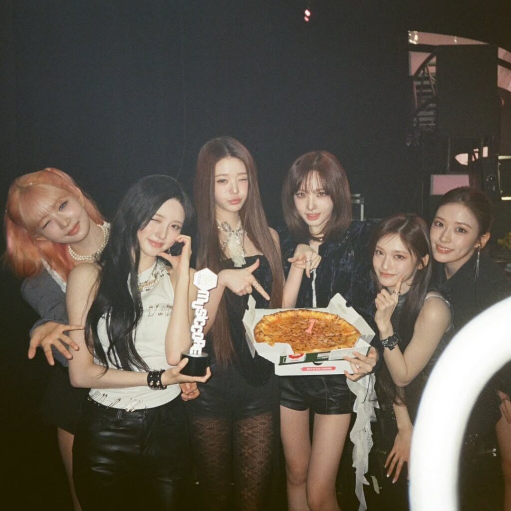 260228 تحديث كيم كانغسوك (MBC Show! Music Core PD) على الانستقرام مع IVE