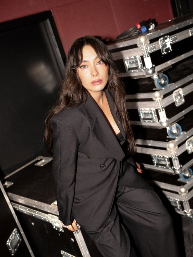 Neslihan Atagül Neslihan Atagül