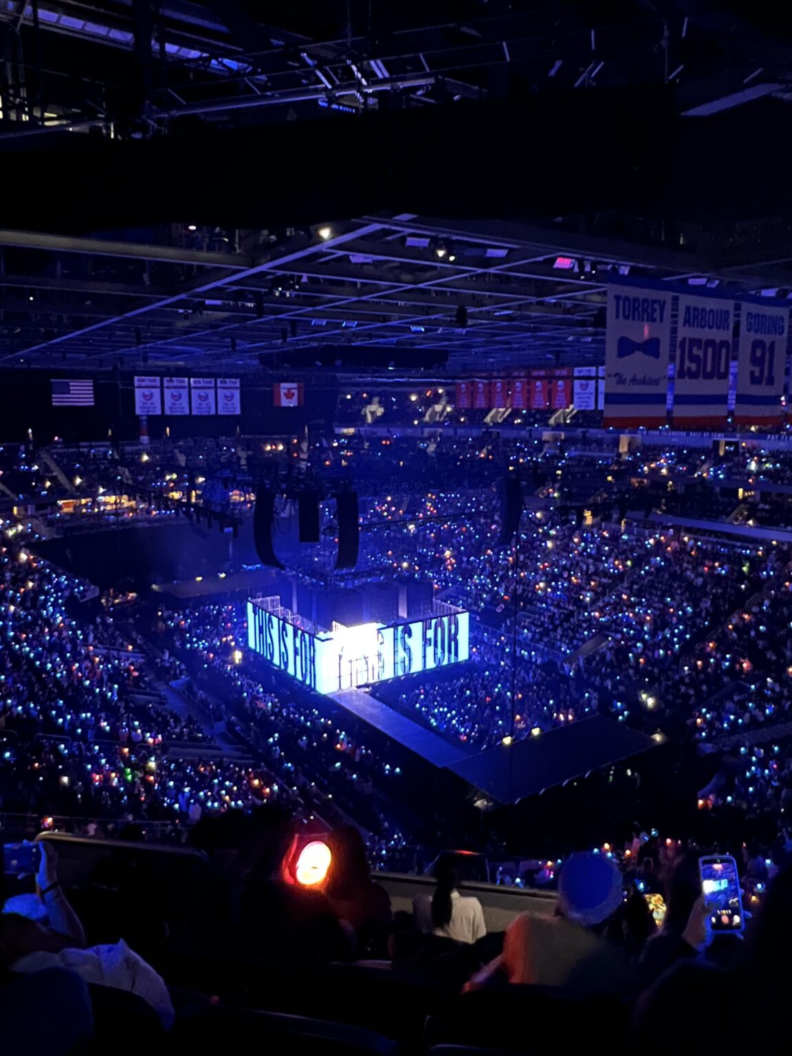 الحفل الثاني للكيبوب كان TWICE في UBS 💝