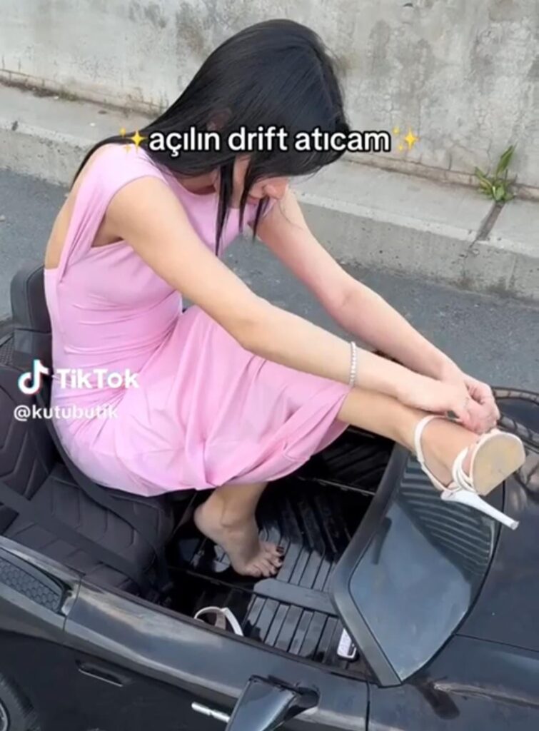 Sıla Bayrak (yuksek kalite için kaydır)