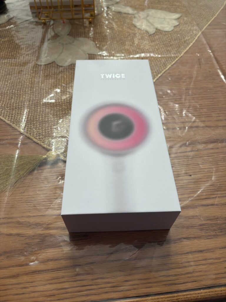 لقد جاء أخيرا! أنا سعيد جدًا الآن!