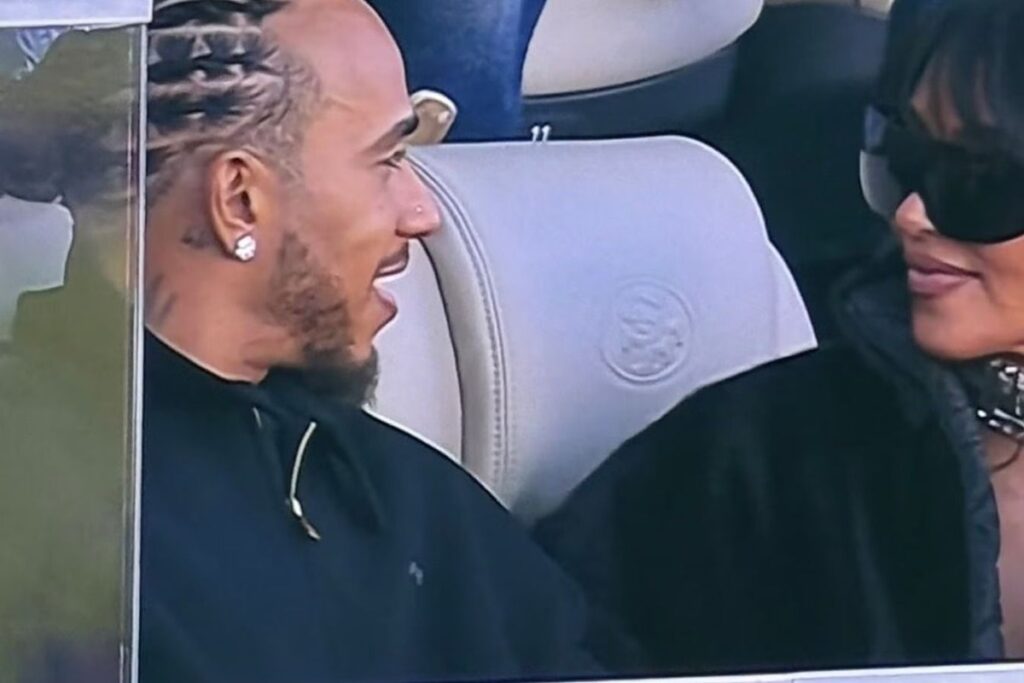 لويس هاميلتون برفقة كيم كارداشيان في السوبر بول وسط شائعات علاقة عاطفية