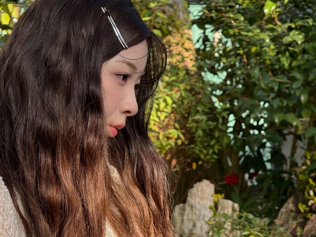 NiziU - الحلقة الثانية: Too Bad (MOOD IMAGES_01.zip - Miihi، Riku، Ayaka)