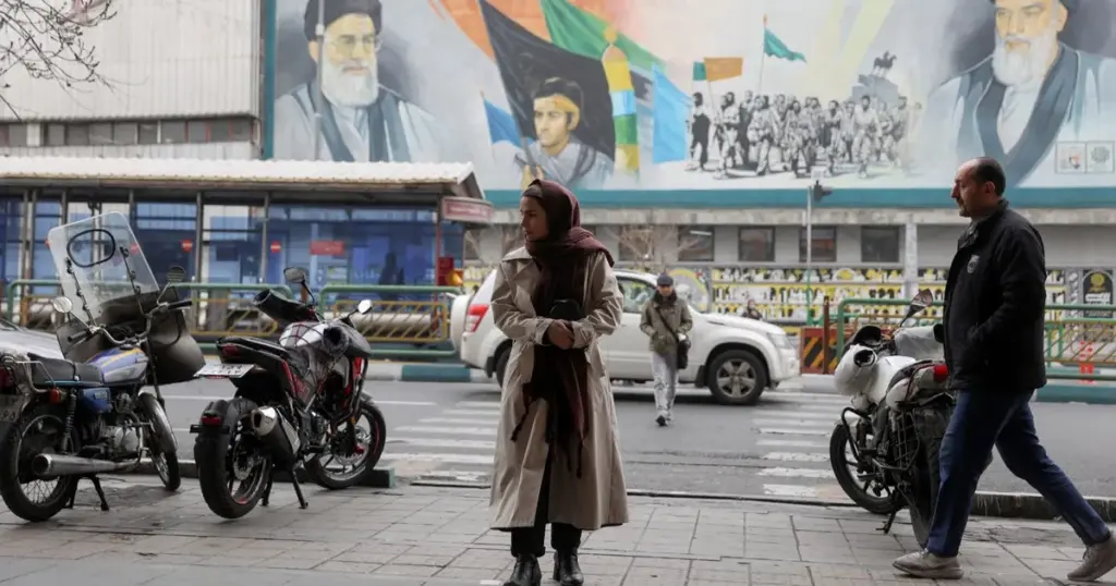 نتنياهو إلى واشنطن لـ"التأثير" على مفاوضات إيران.. وطهران تحذر من تدخل تل أبيب