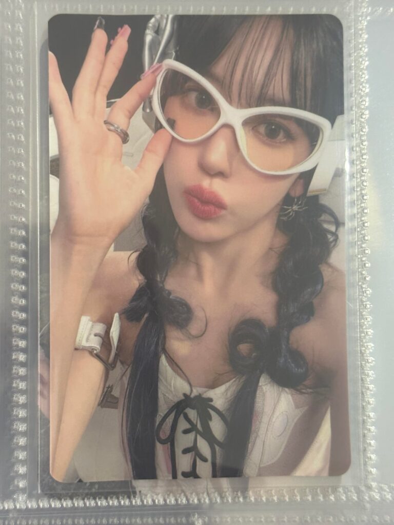 هل هناك خطأ مطبعي في Perfect Night QQ Photocard؟