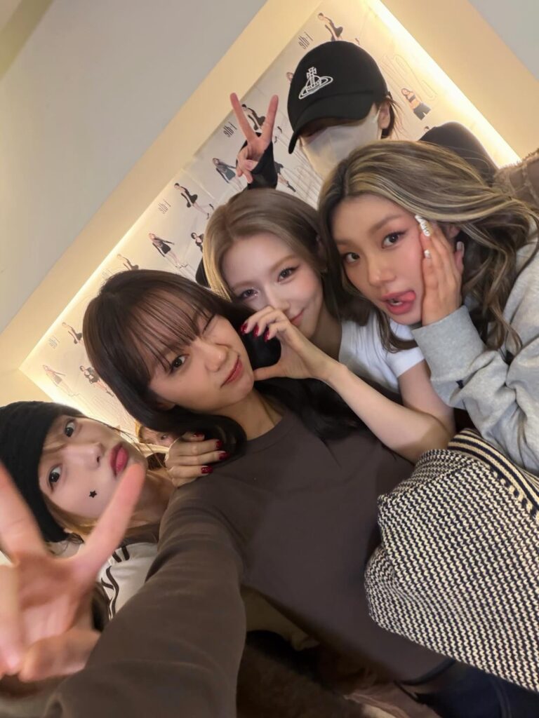 260221 تحديث هيري على الانستقرام مع مييون، i-dle وطاقم HMLYCP