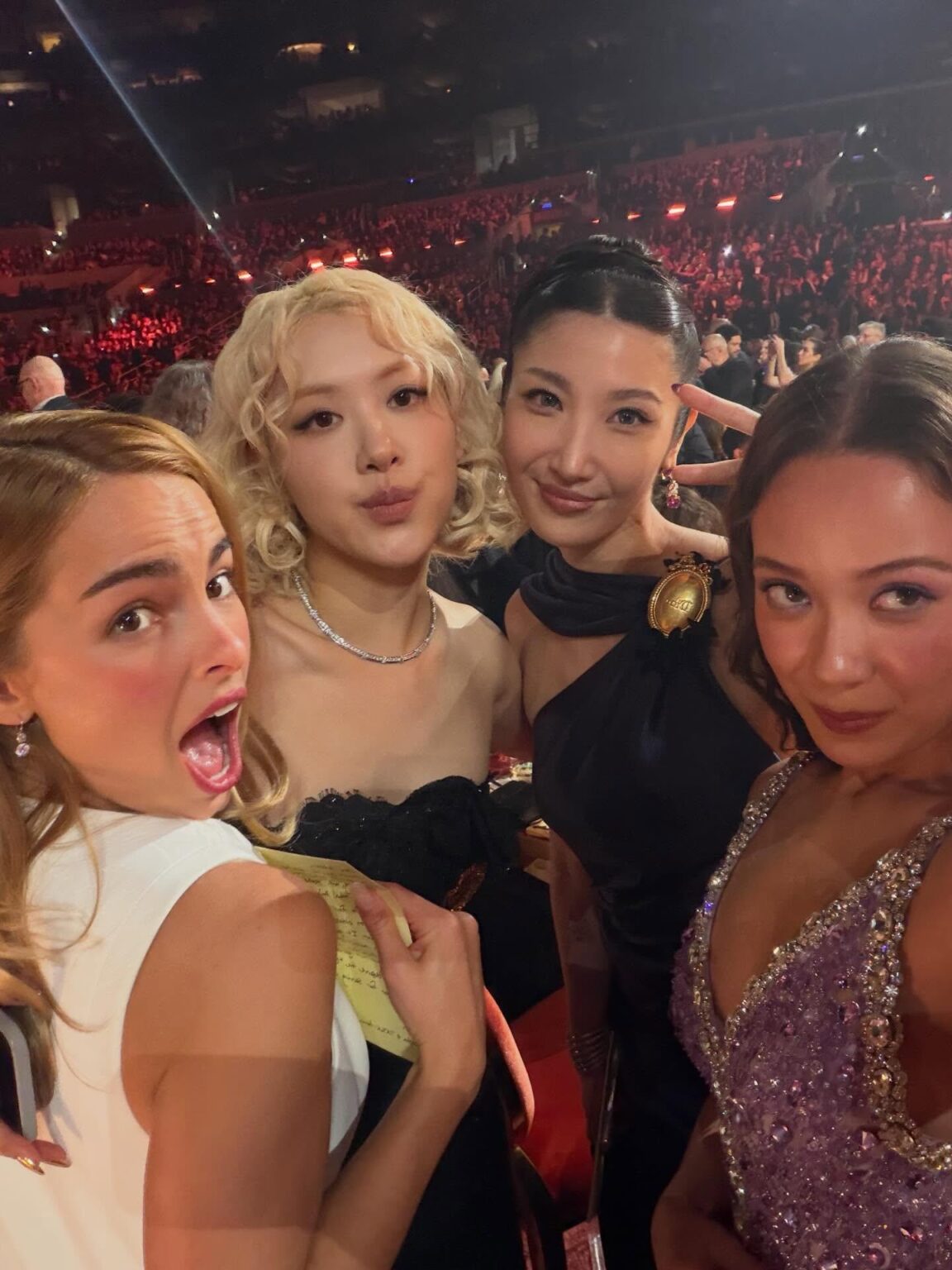 260204 تحديث لوفي إيغ مع روزي وأديسون راي وإجاي