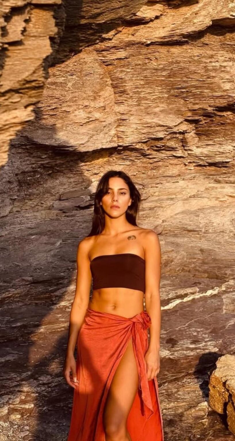 UZAK ŞEHİR ZERRİN (DİLİN DÖĞER)