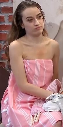 Ayşegül Yılmaz bornozlu