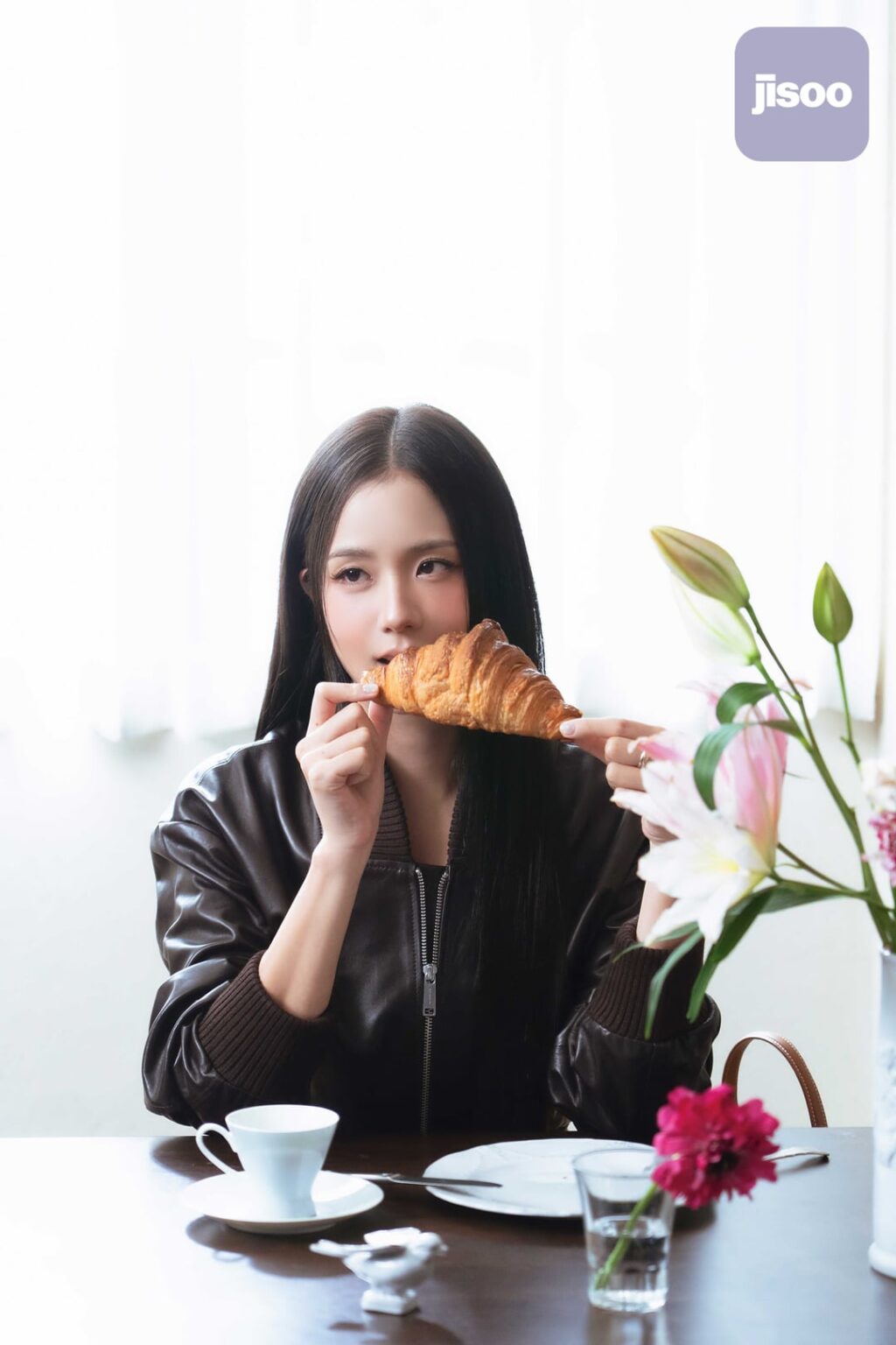 260206 تحديث عضوية تطبيق JISOO | [📸] صورة ذاتية SS26 مع JISOO