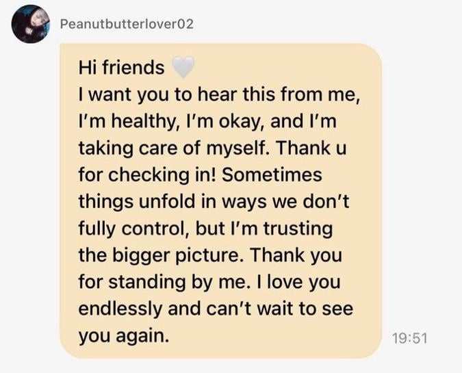 مانون من KATSEYE تنشر توضيحًا على Weverse بعد الإعلان عن توقفها مانون من KATSEYE تنشر توضيحًا على Weverse بعد الإعلان عن توقفها