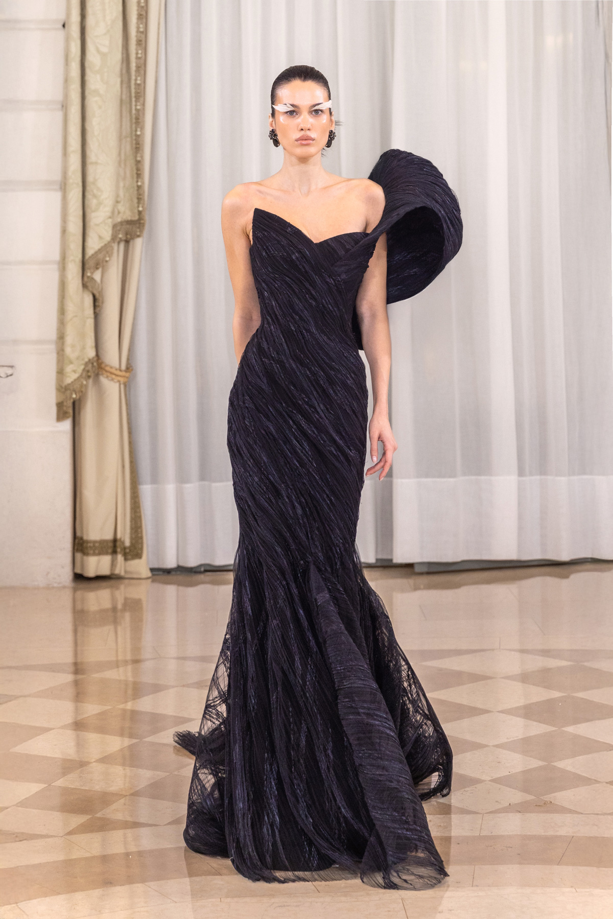 من مجموعة سعيد قبيسي Rebirth SS26 للخياطة الراقية (تصوير خاص بدارسعيد قبيسي)