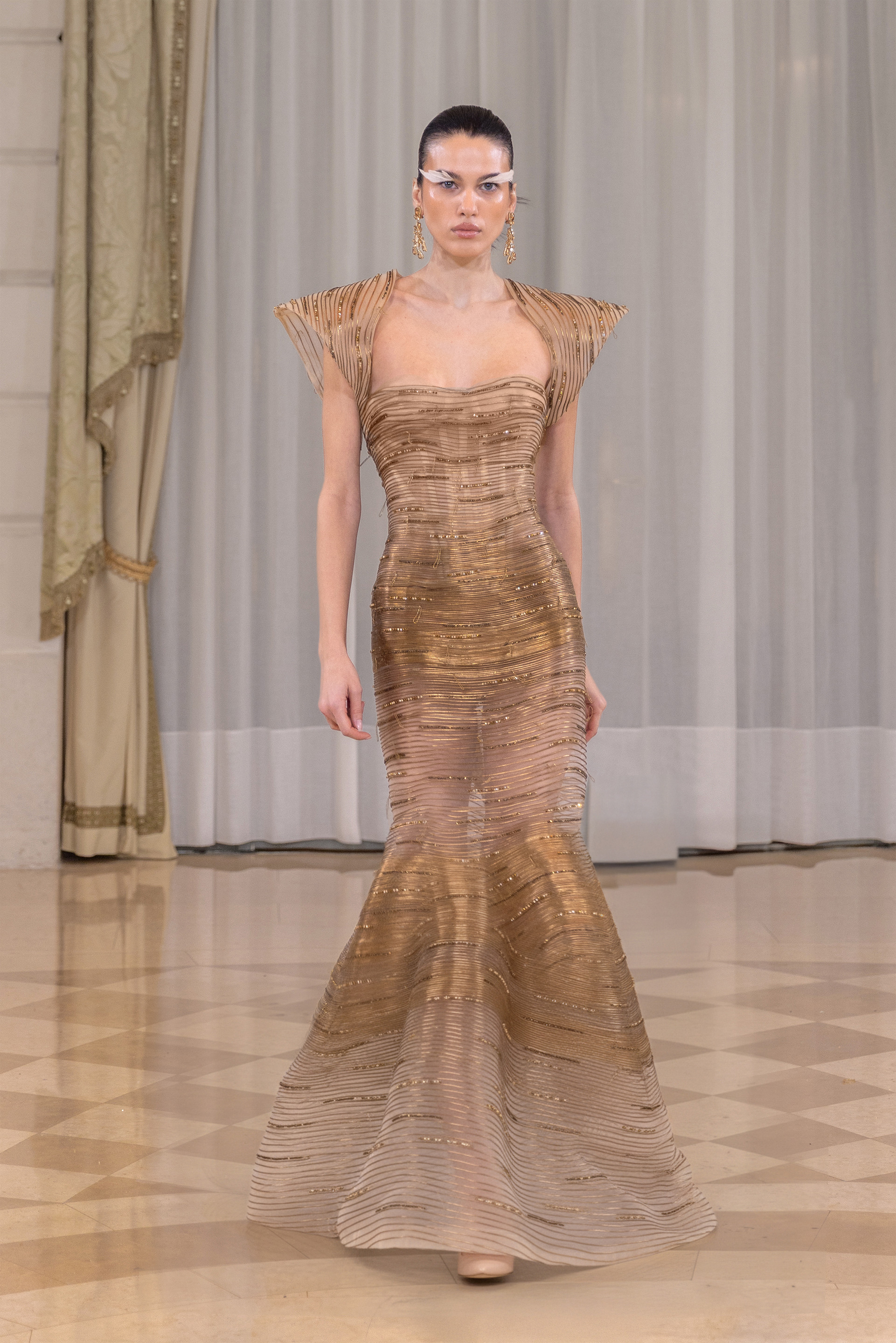 من مجموعة سعيد قبيسي Rebirth SS26 للخياطة الراقية (تصوير خاص بدارسعيد قبيسي)