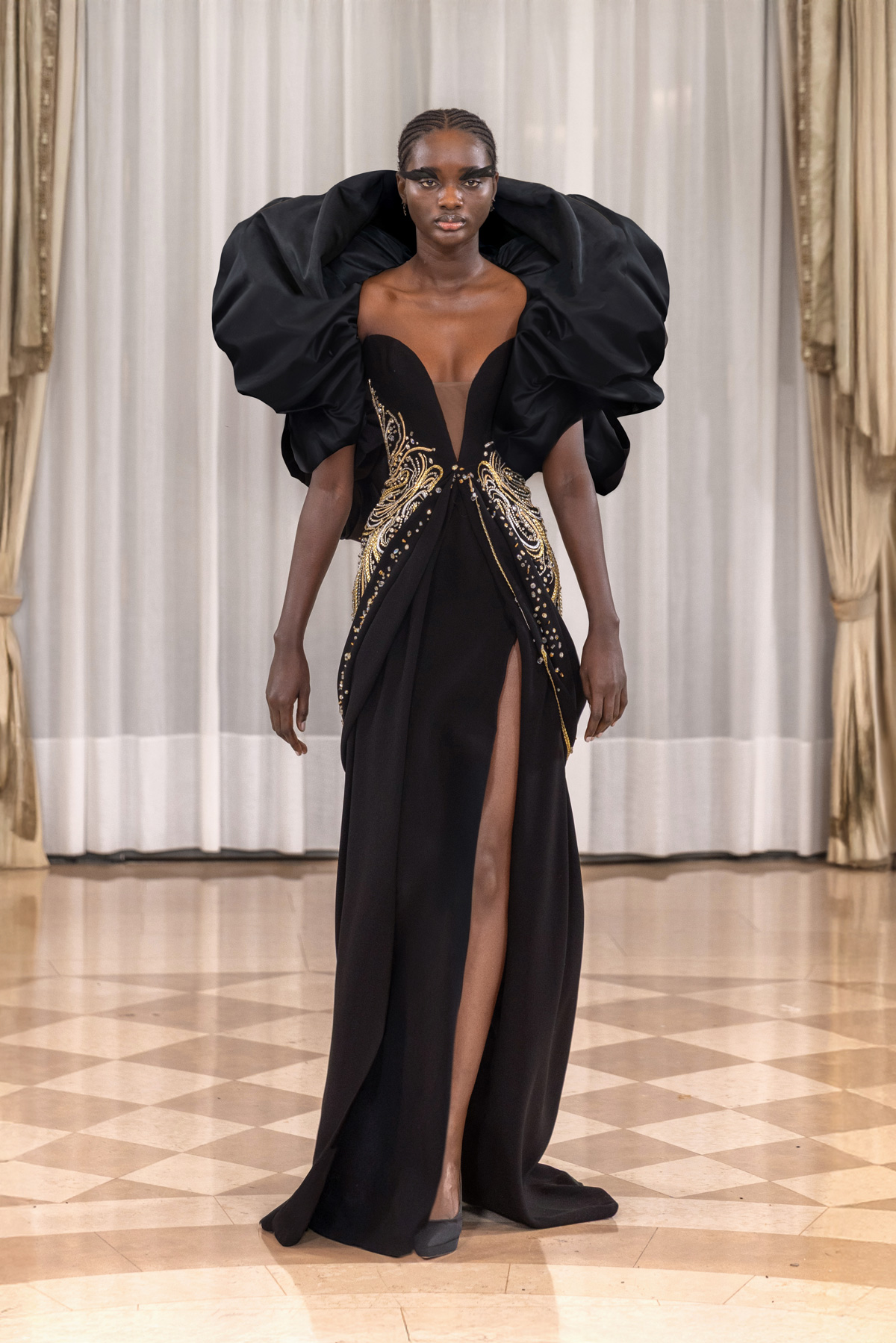 من مجموعة سعيد قبيسي Rebirth SS26 للخياطة الراقية (تصوير خاص بدارسعيد قبيسي)