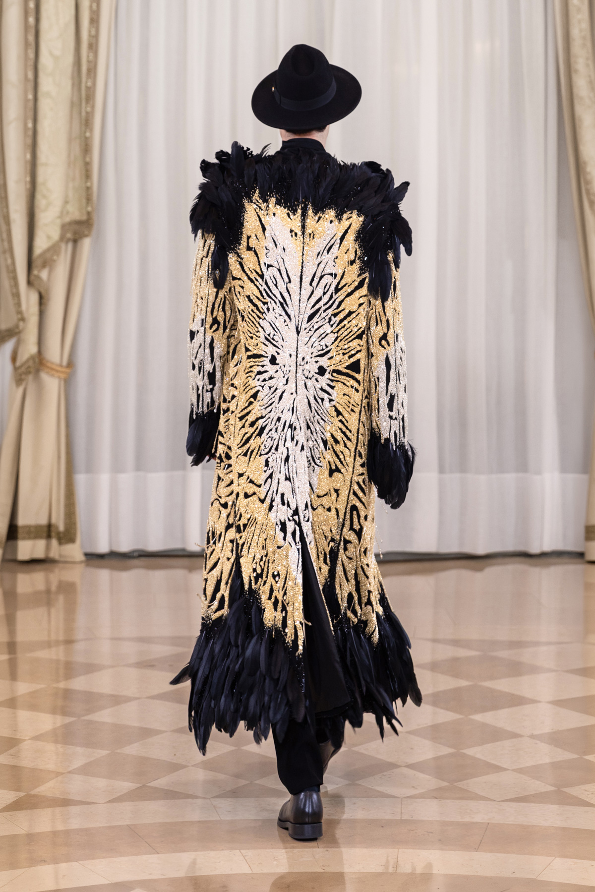 من مجموعة سعيد قبيسي Rebirth SS26 للخياطة الراقية (تصوير خاص بدارسعيد قبيسي)