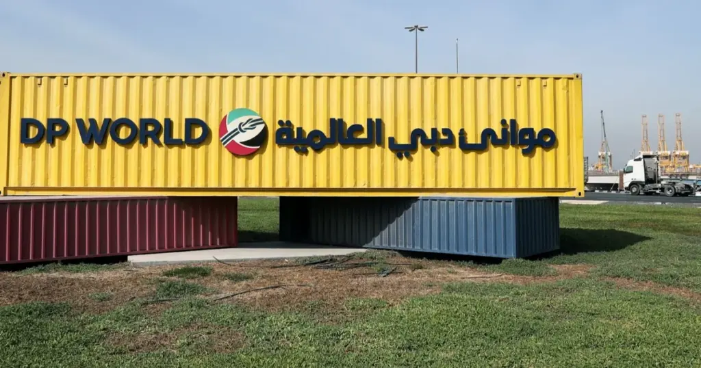 تعيين عيسى كاظم رئيساً لـموانئ دبي بدلاً من سلطان بن سليم تعيين عيسى كاظم رئيساً لـموانئ دبي بدلاً من سلطان بن سليم