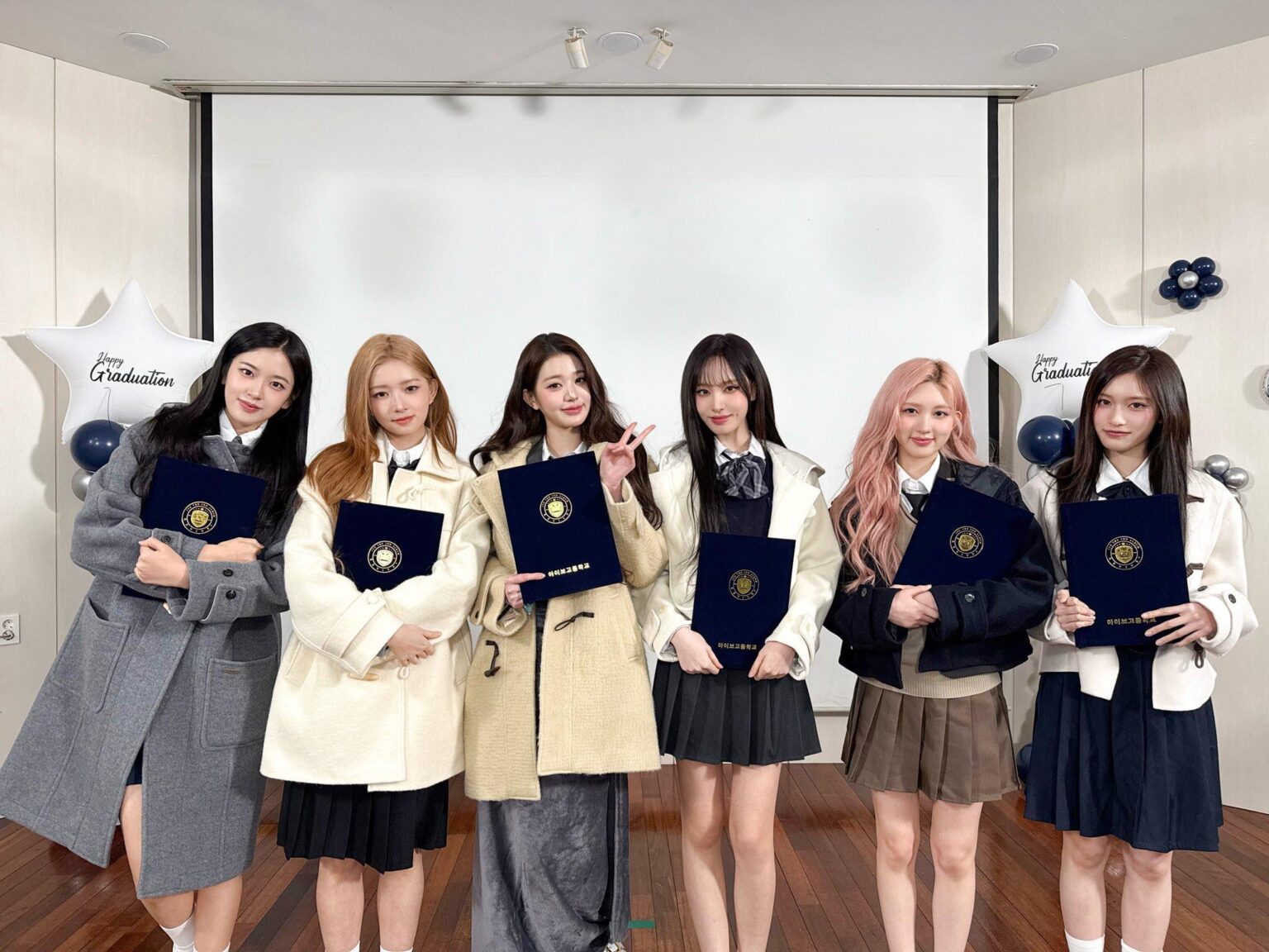 260225 تحديث تويتر الرسمي لـ IVE - DIVE ~ البكاء (تخرجنا 🎓)