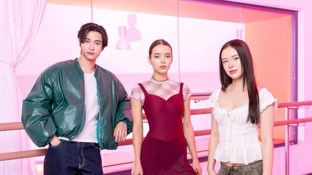 ألكساندر شميدت (DRIPPIN Alex السابق) يلعب دور البطولة في الدراما القصيرة “Between The Beats” للمذيع الألماني ARD ألكساندر شميدت (DRIPPIN Alex السابق) يلعب دور البطولة في الدراما القصيرة "Between The Beats" للمذيع الألماني ARD