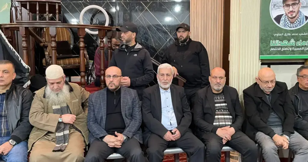 الجهاد الإسلامي تشارك في تقبّل التبريكات بشهداء الغدر الصهيوني في مخيم عين الحلوة