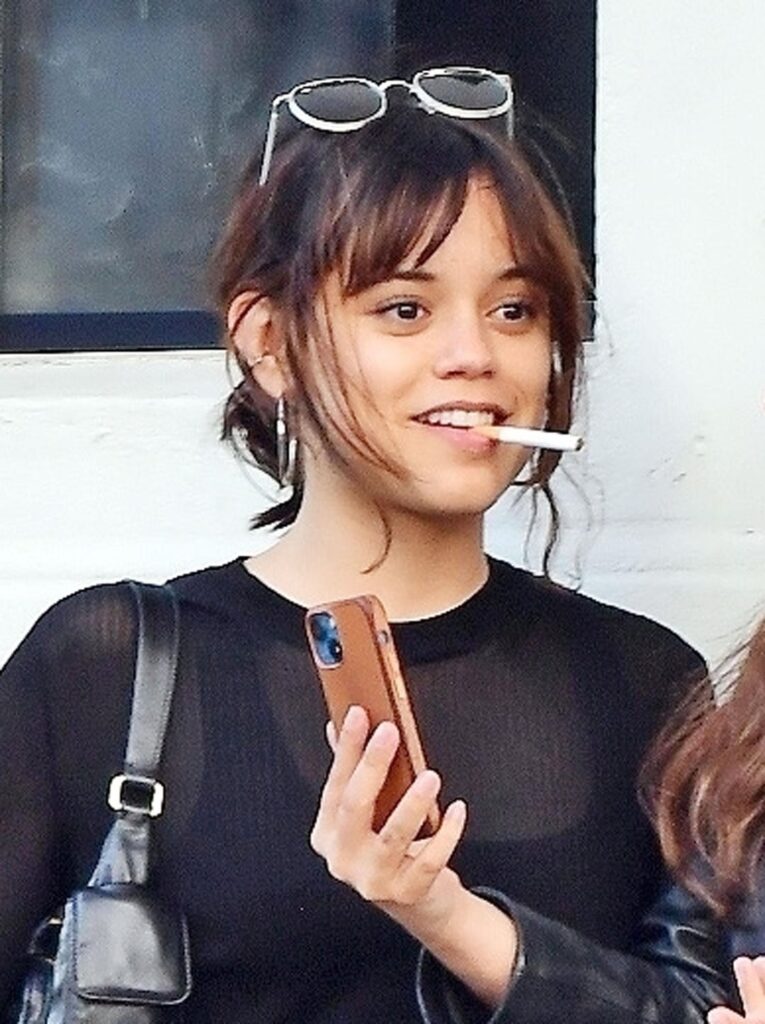 Jenna Ortega smoking is my favourite genre!