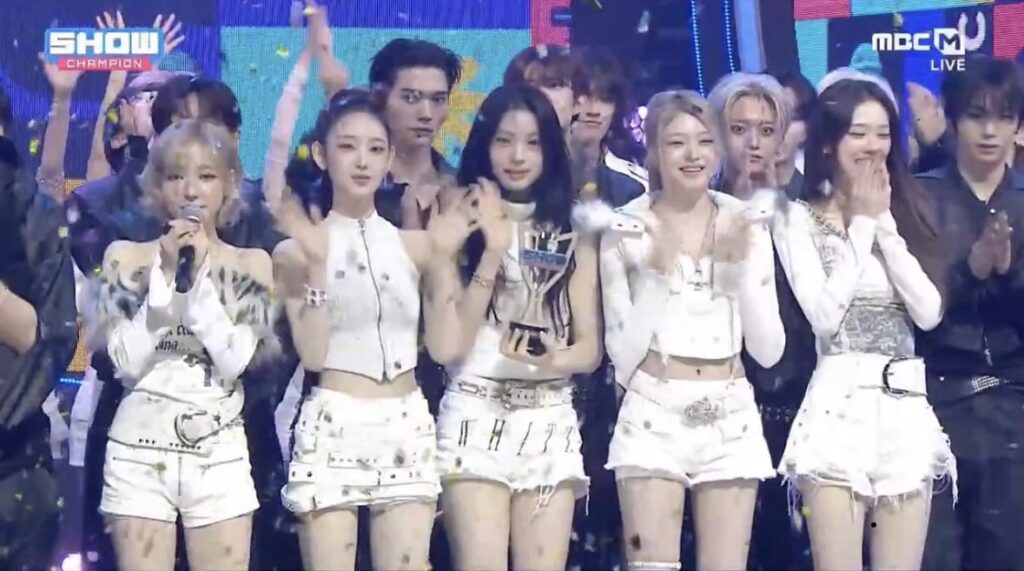 حقق فريق KiiiKiii أول فوز له في برنامج "404 (New Era)" على قناة MBC M Show Champion (260204).