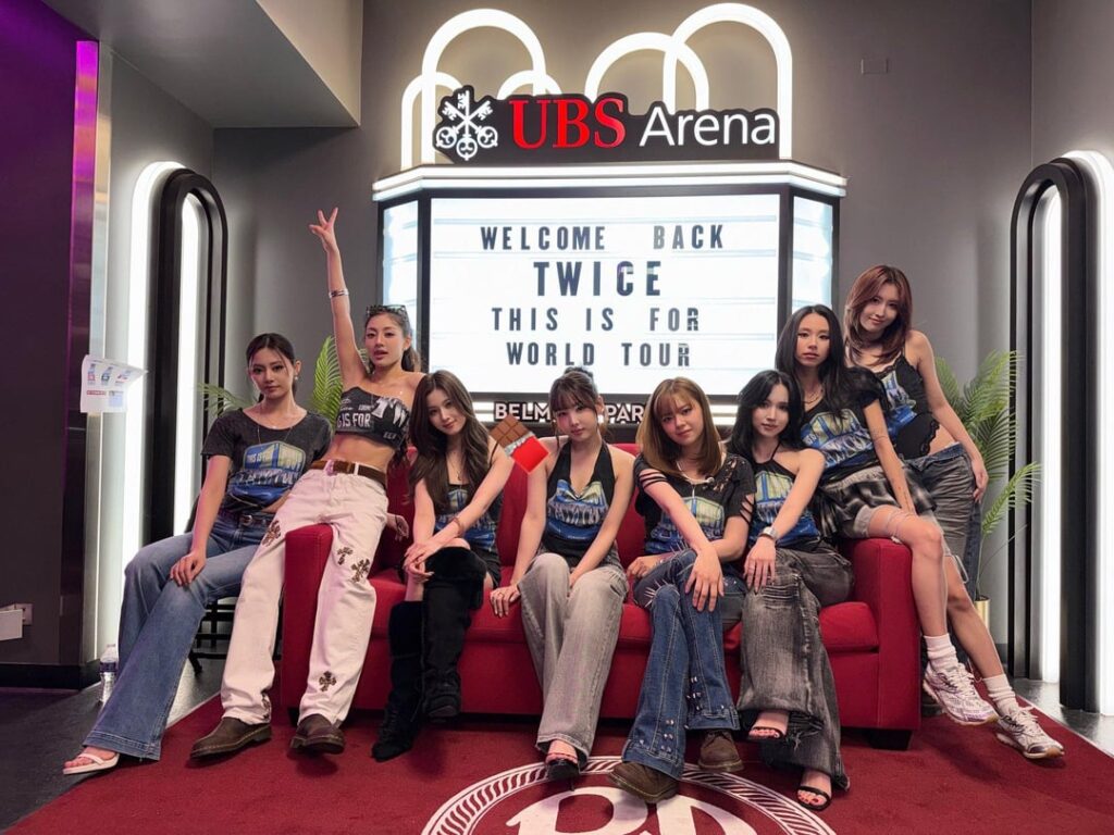 260222 تحديث تويتر - توايس  جولة عالمية في نيويورك - اليوم الثالث نيويورك، كانت كهربائية ⚡ المدينة التي لا تنام ظهرت بصوت عالٍ! شكرا مرة واحدة 💕