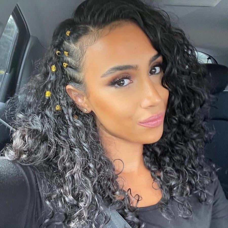 Bu kadının adını bilem var mı hep instada önüne çıkıyo