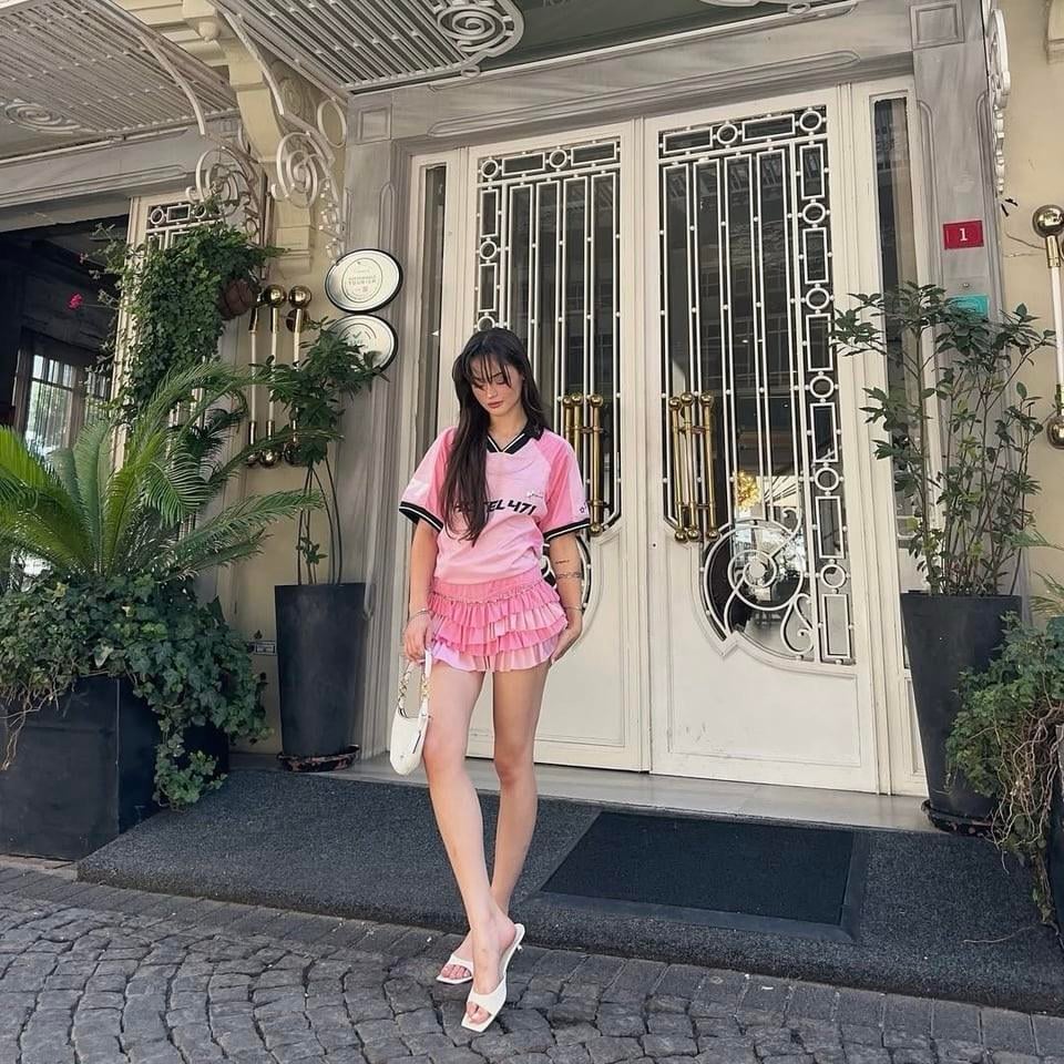 Derya Pınar Ak Netleştirilmiş 4K